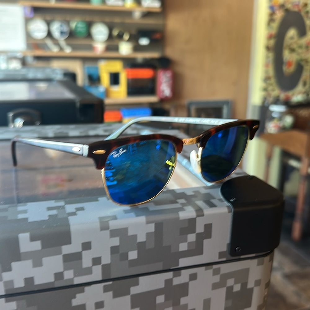 Ray-Ban Sunglasses Clubmasters with blue lenses